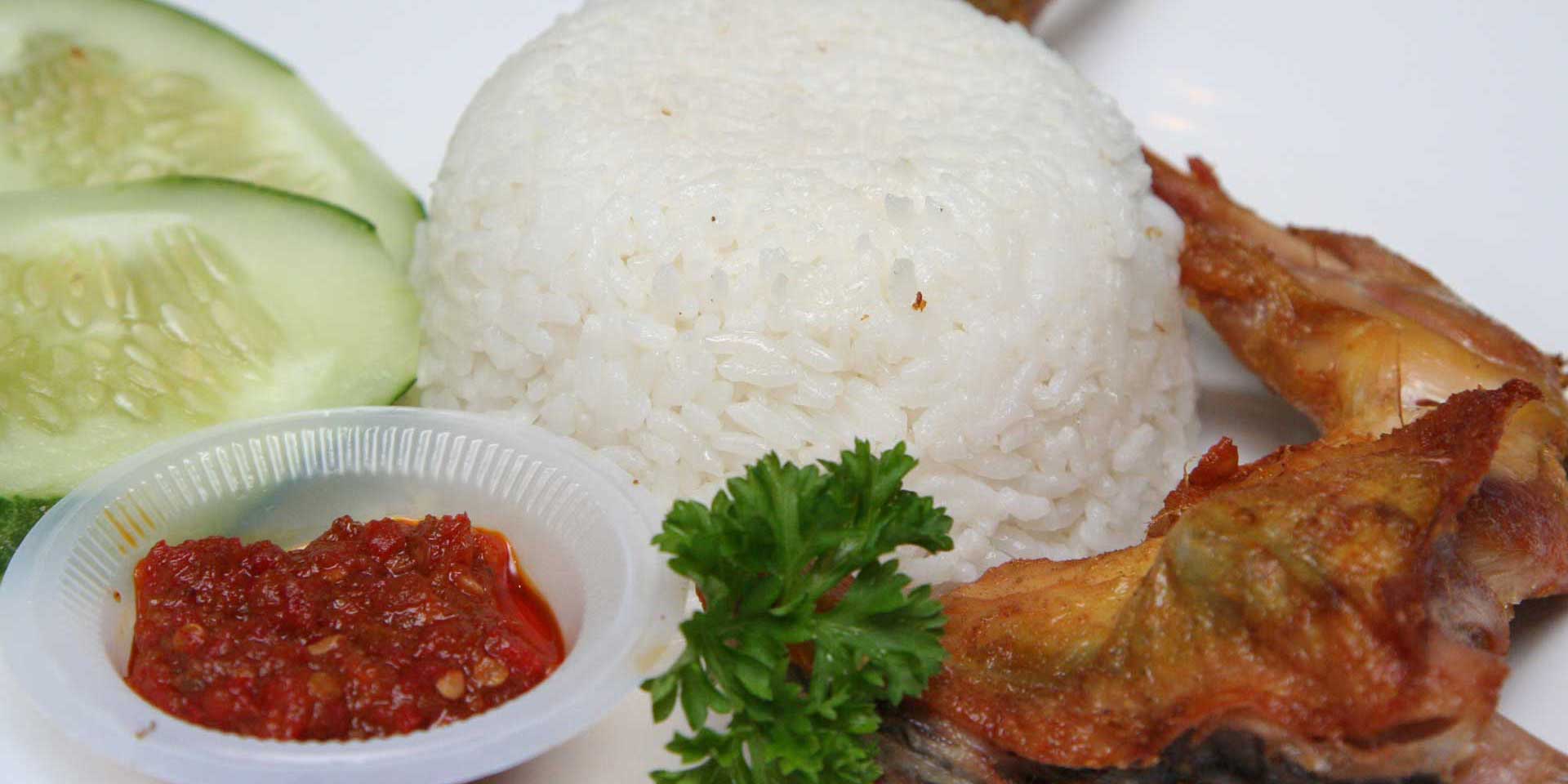 Nasi Ayam Bakar Goreng Lalapan Nasi Ayam 1 2 Ekr Bakar